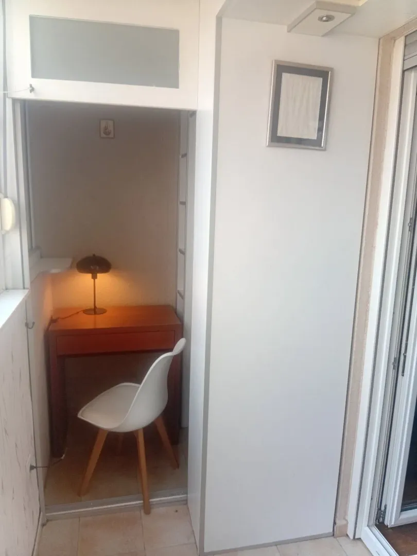 Izdavanje, jednosoban stan, 40m², Blok 6, Podgorica