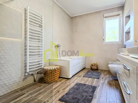 Izdavanje, kuća, 194m², Tološi, Podgorica - image 30