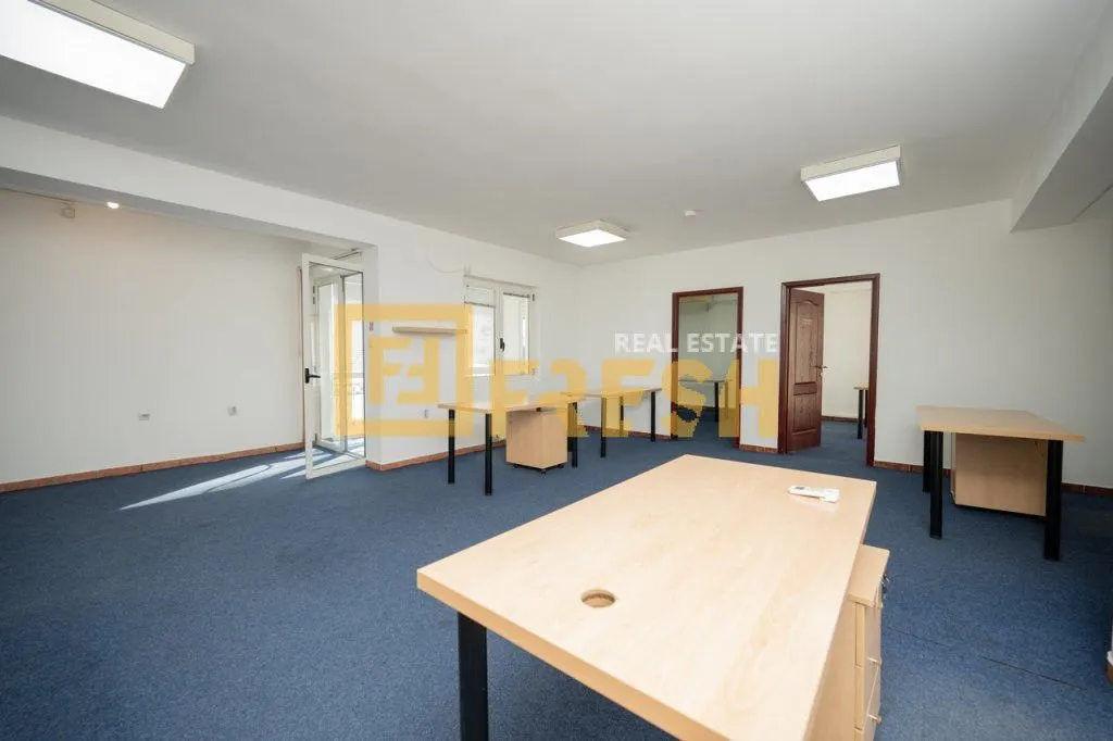 Rent, office space, 1000m², Centar, Podgorica