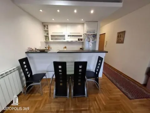 Izdavanje, dvosoban stan, 61m², Vračar Sve Podlokacije, Beograd - image 8