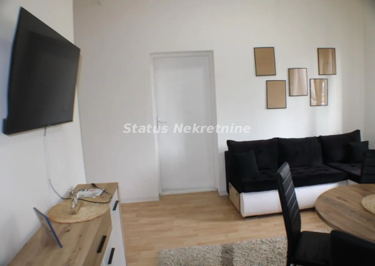 Prodaja, trosoban stan, 67m², Zrenjanin, Srbija