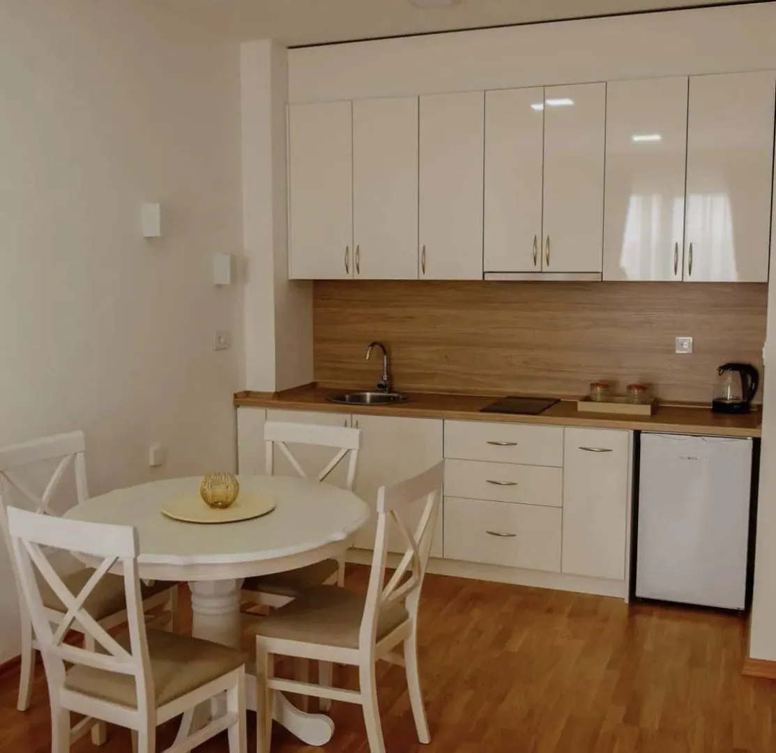 Rent, one bedroom apartment, 43m², Bečići, Budva