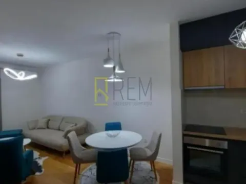 Izdavanje, jednosoban stan, 40m², City Kvart, Podgorica - image 5