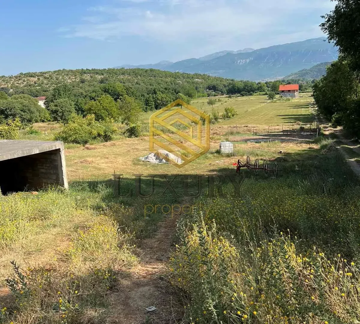 Prodaja, kuća, 240m², Spuž, Danilovgrad