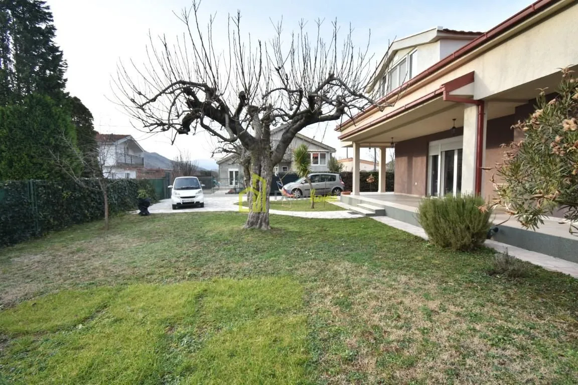 Sale, house, 191m², Tološi, Podgorica