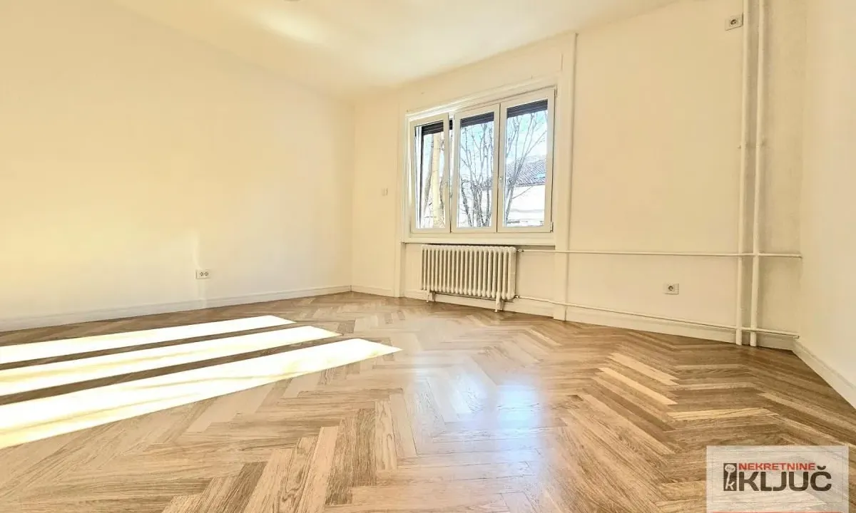 Prodaja, trosoban stan, 85m², Centar, Novi Sad