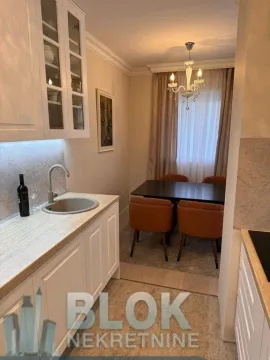 Izdavanje, trosoban stan, 100m², Centar, Podgorica - image 2