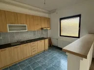 Prodaja, kuća, 270m², Jajinci, Voždovac Sve Podlokacije - image 1