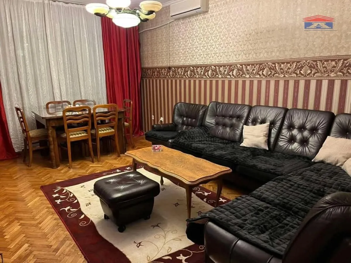Izdavanje, dvosoban stan, 60m², Centar, Novi Sad