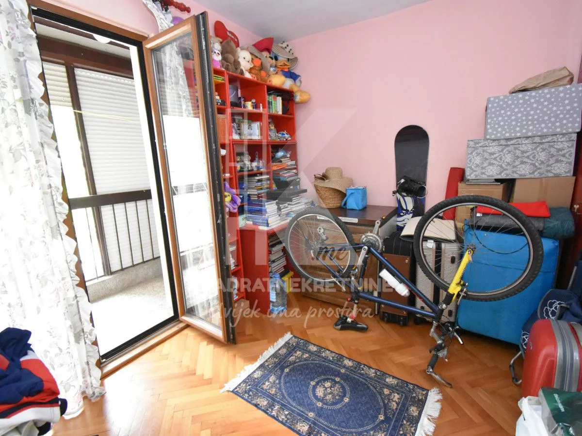 Prodaja, četvorosoban stan, 120m², Blok 7, Podgorica