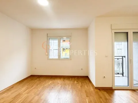 Prodaja, stan, 43m², Blok 6, Podgorica - image 10