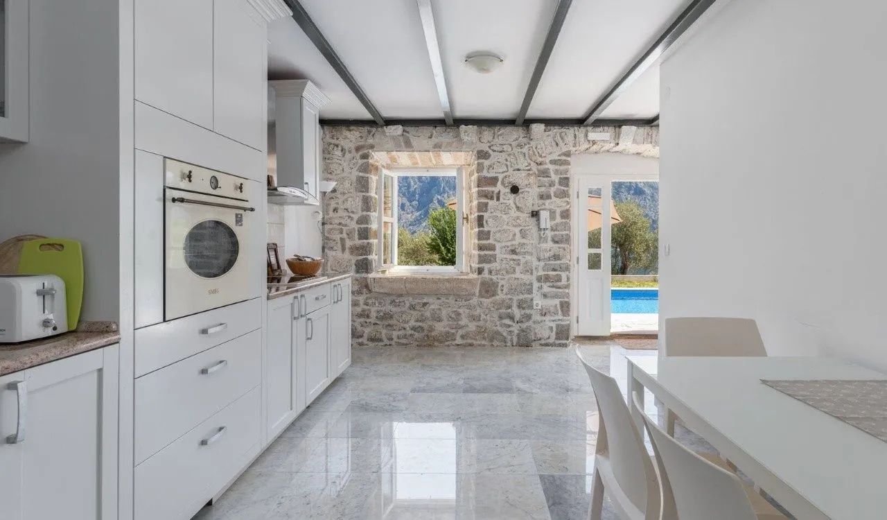 Prodaja, kuća, 800m², Prčanj, Kotor