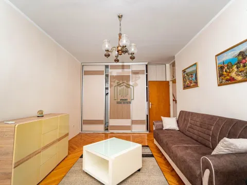 Izdavanje, jednosoban stan, 60m², Centar, Podgorica