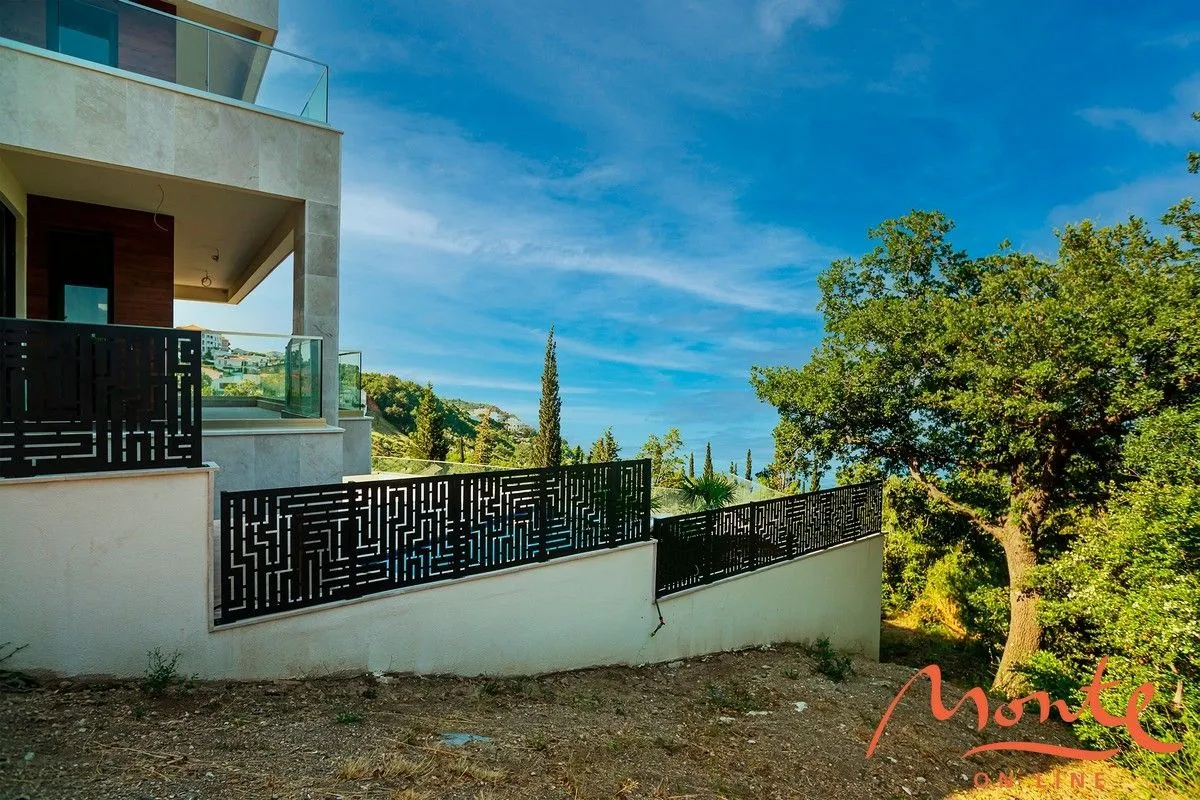 Sale, house, 632m², Reževići, Budva