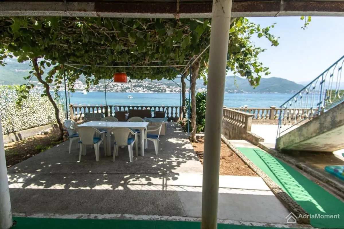 Prodaja, kuća, 120m², Sutorina, Herceg Novi