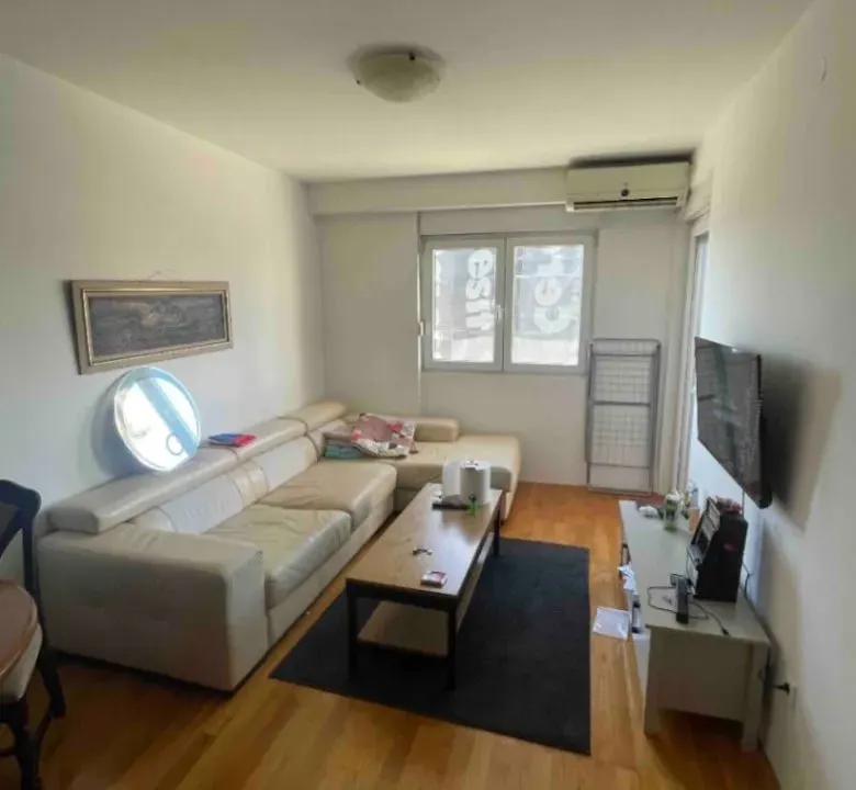 Izdavanje, jednosoban stan, 36m², Kod Big Fashion-a, Podgorica