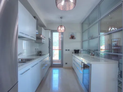 Prodaja, trosoban stan, 195m², Budva, Crna Gora - image 22