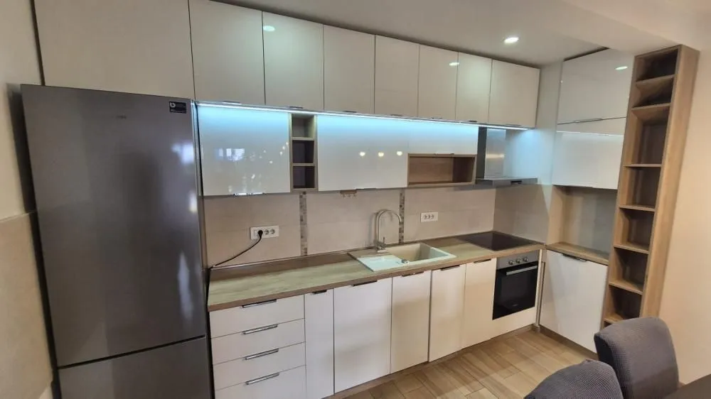 Izdavanje, trosoban stan, 72m², Lekino Brdo, Voždovac Sve Podlokacije