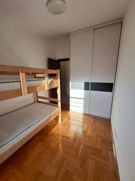 Izdavanje, dvosoban stan, 64m², Stari Aerodrom, Podgorica - image 9