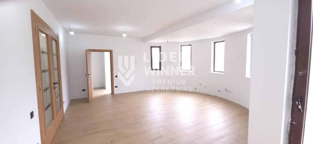 Sale, house, 250m², Surčin, Beograd