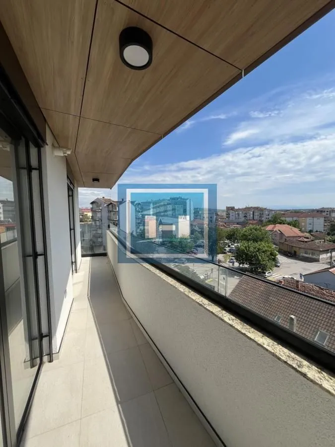 Prodaja, dvosoban stan, 75m², Centar, Paraćin