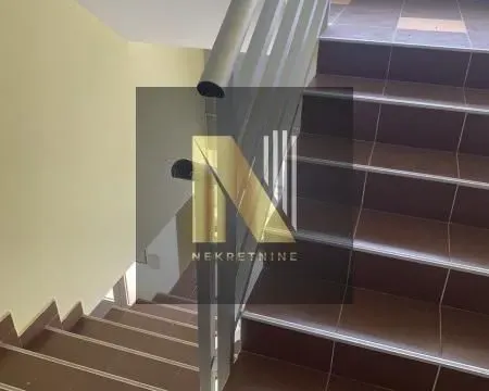 Izdavanje, poslovni prostor, 250m², Rumenka, Novi Sad Sve Podlokacije - image 7