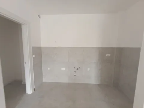 Prodaja, dvosoban stan, 59m², Tološi, Podgorica - image 12