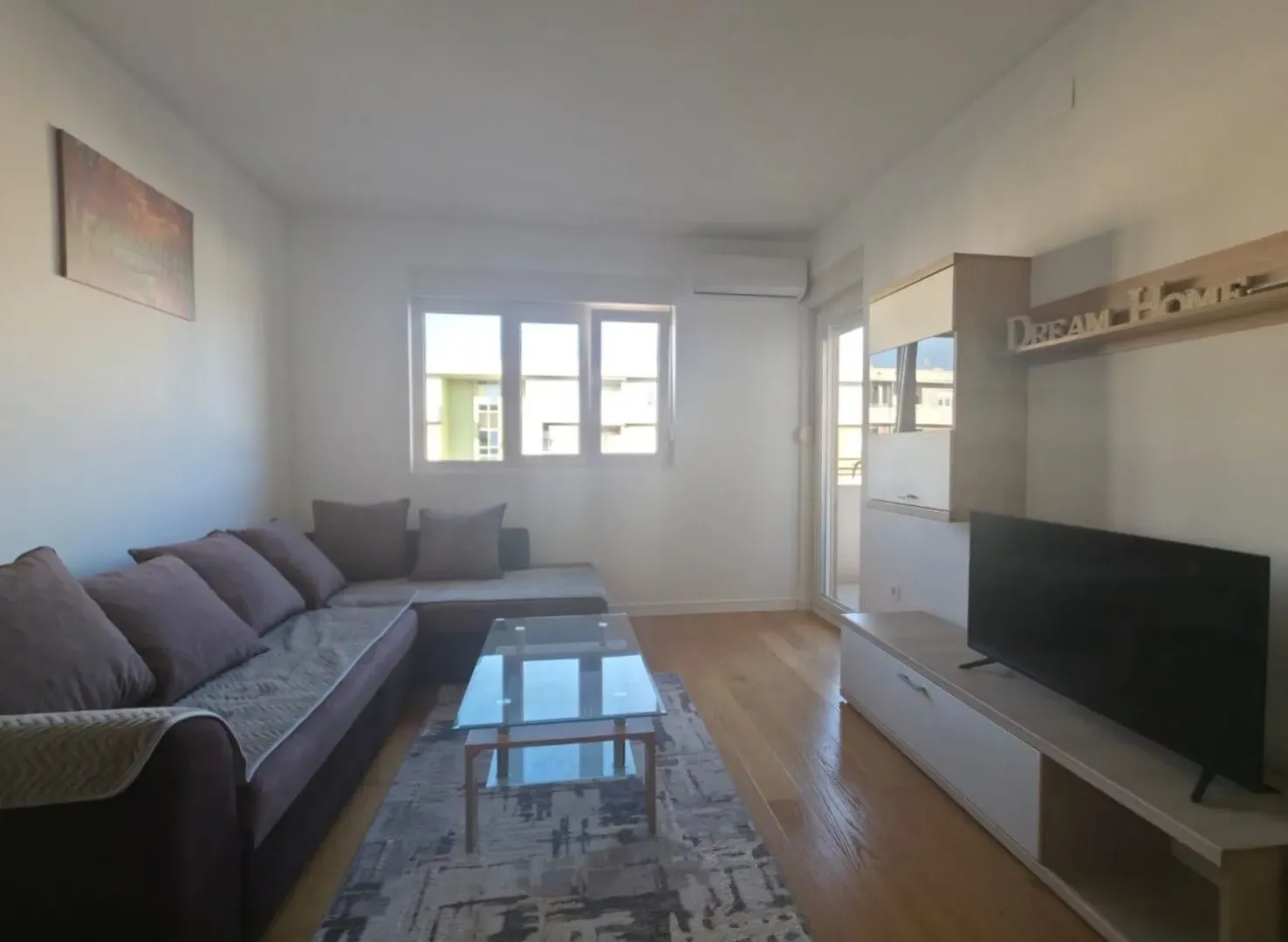 Rent, one bedroom apartment, 49m², Central Point, Podgorica