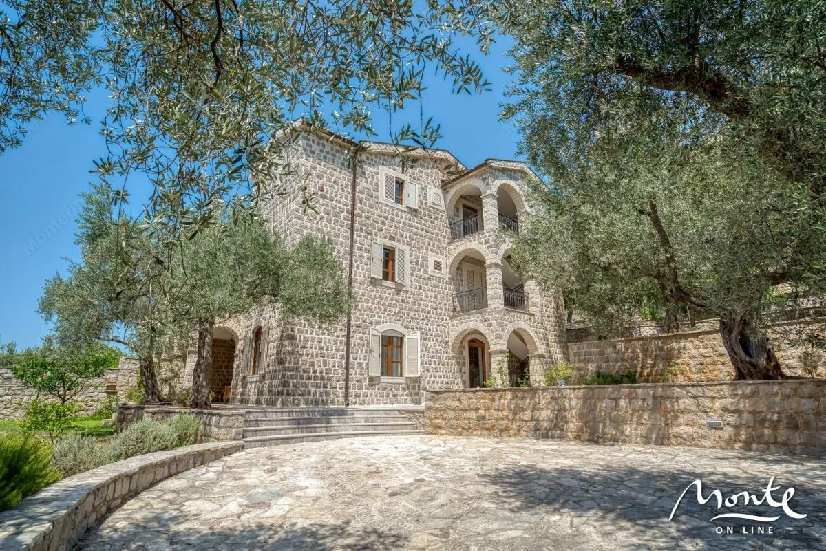 Sale, house, 480m², Reževići, Budva
