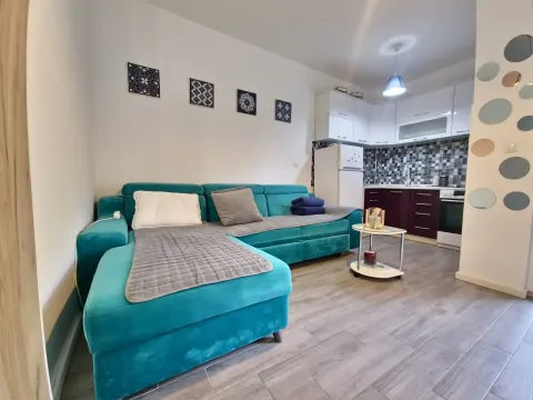 Rent, studio apartment, 30m², Budva, Crna Gora - image 1