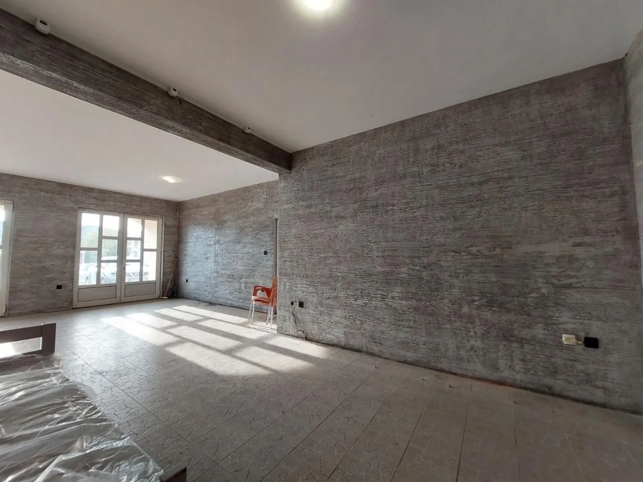 Izdavanje, poslovni prostor, 50m², Radanovići, Kotor