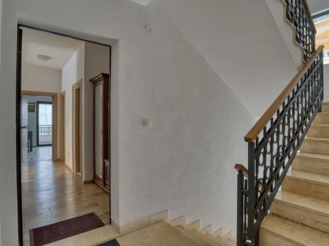 Prodaja, trosoban stan, 124m², Stoliv, Kotor - image 17