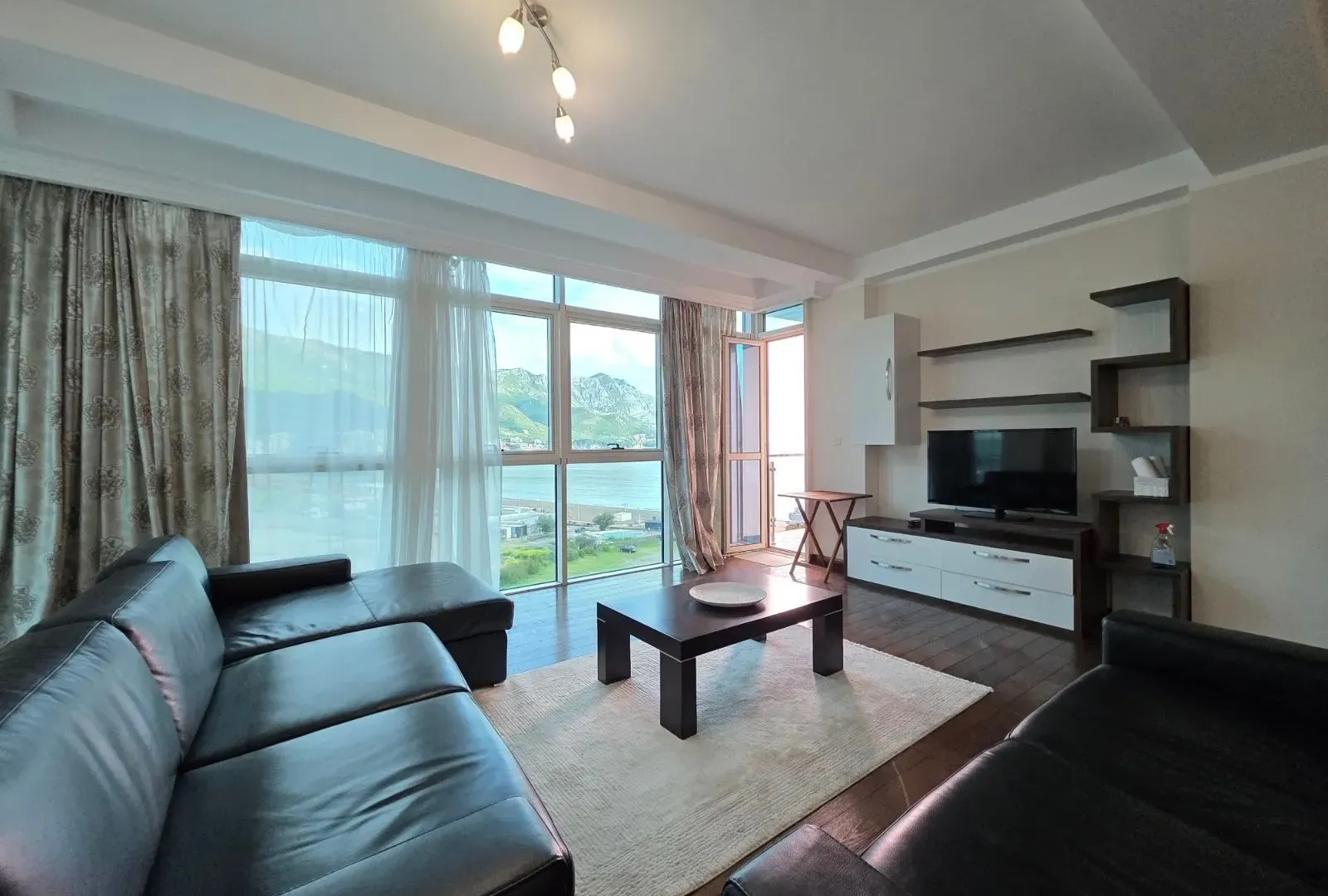 Sale, two bedroom apartment, 89m², Bečići, Budva