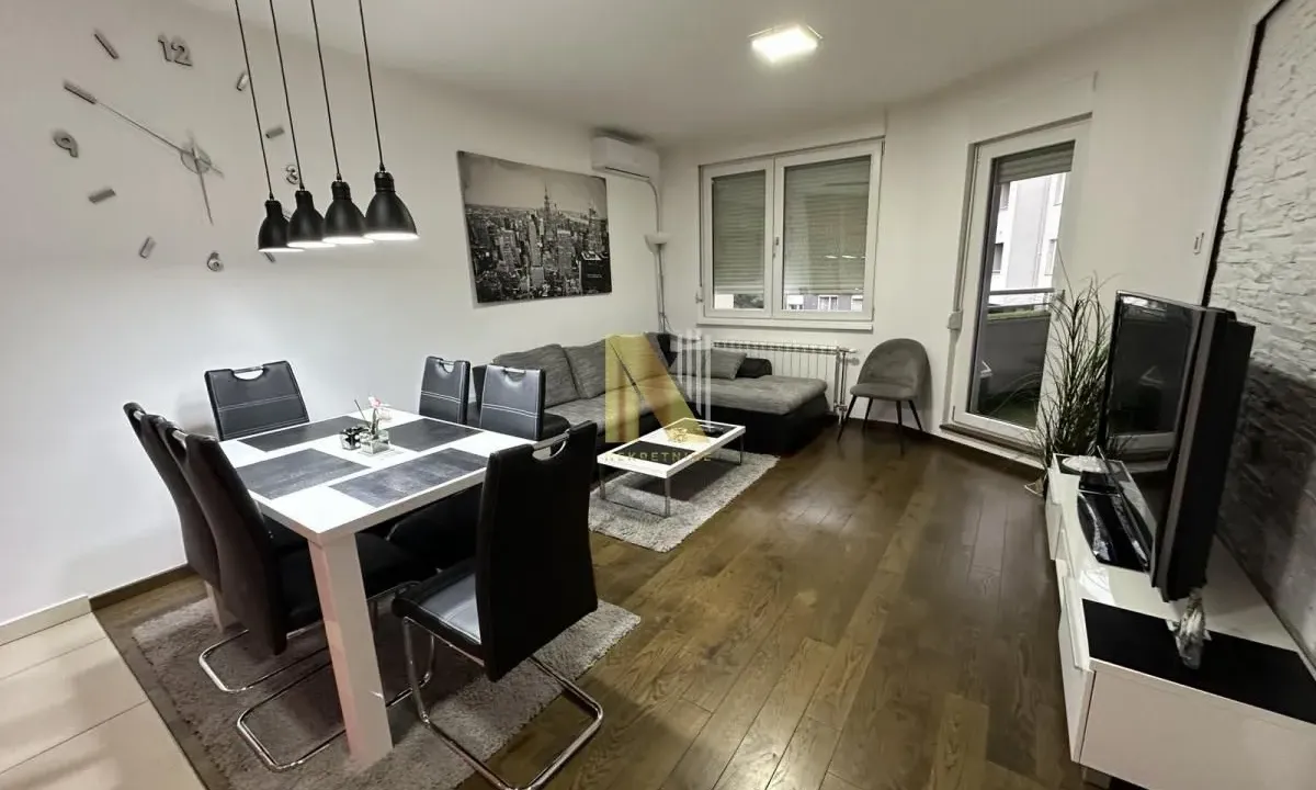 Izdavanje, dvosoban stan, 40m², Bulevar Evrope, Novi Sad Sve Podlokacije