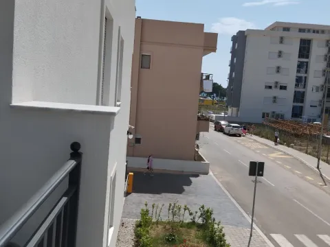 Izdavanje, garsonjera, 34m², Bar, Crna Gora - image 3