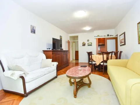 Prodaja, trosoban stan, 130m², Budva, Crna Gora