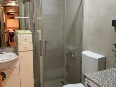 Izdavanje, jednosoban stan, 45m², Gorica C, Podgorica - image 9