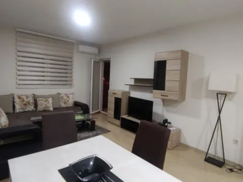 Izdavanje, jednosoban stan, 47m², City Kvart, Podgorica - image 2