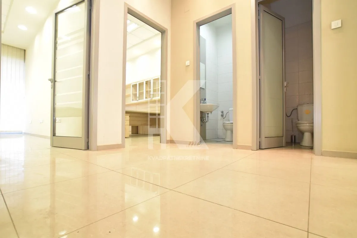 Rent, office space, 155m², Stari Aerodrom, Podgorica