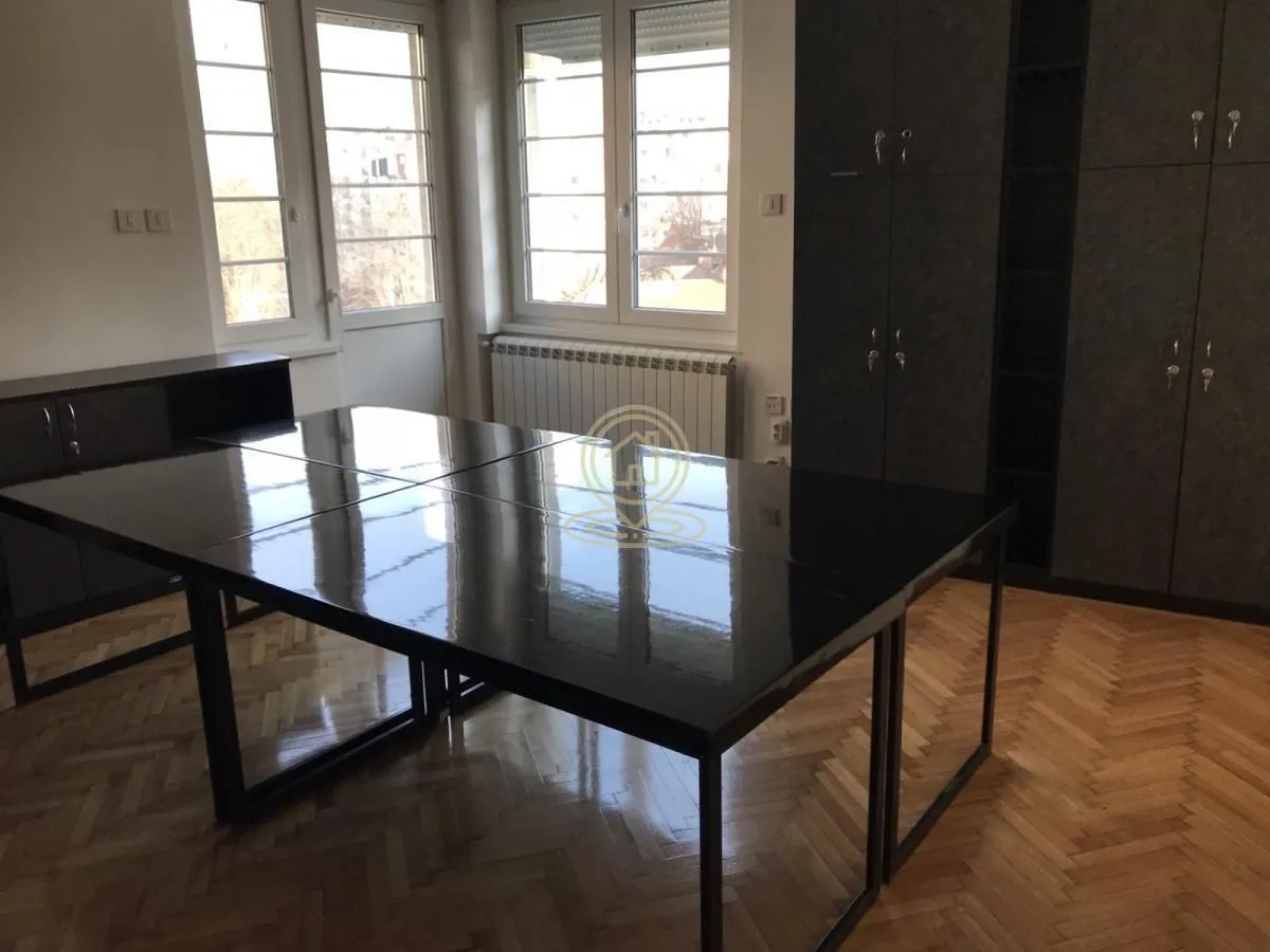 Rent, office space, 136m², Gundulićev Venac, Beograd