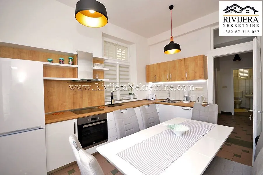 Prodaja, kuća, 90m², Centar, Herceg Novi