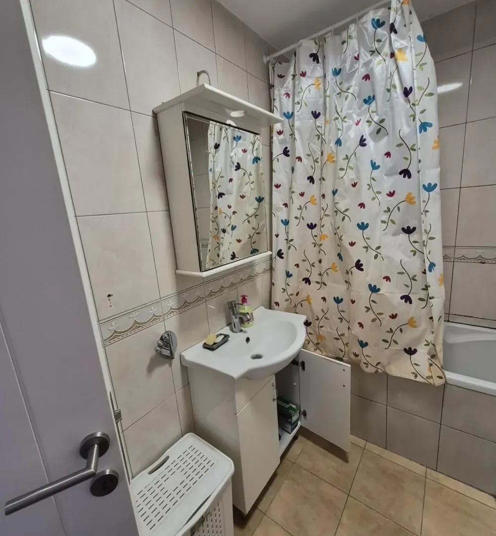Izdavanje, trosoban stan, 70m², Vidikovački venac, Rakovica
