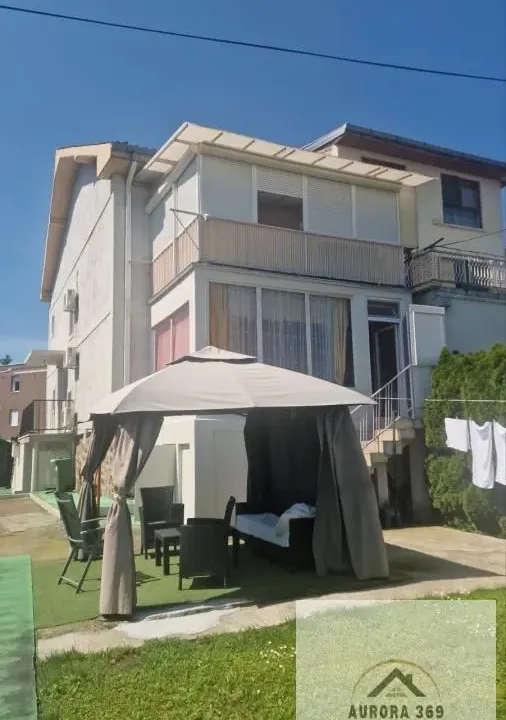 Prodaja, kuća, 205m², Petrovaradin, Novi Sad