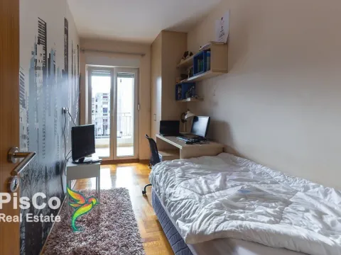 Izdavanje, trosoban stan, 100m², Blok 9, Podgorica - image 12