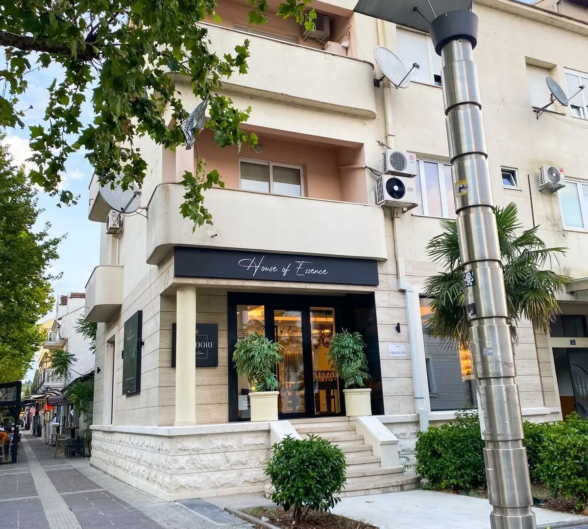 Izdavanje, dvosoban stan, 80m², Centar, Podgorica