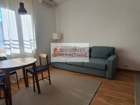 Rent, one bedroom apartment, 37m², Južni Bulevar, Vračar Sve Podlokacije - image 5