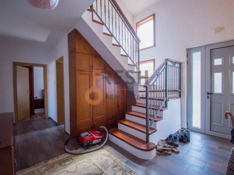 Prodaja, kuća, 450m², Stari Aerodrom, Podgorica - image 18