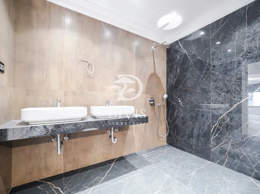 Sale, three bedroom apartment, 189m², Vračar Hram, Vračar Sve Podlokacije