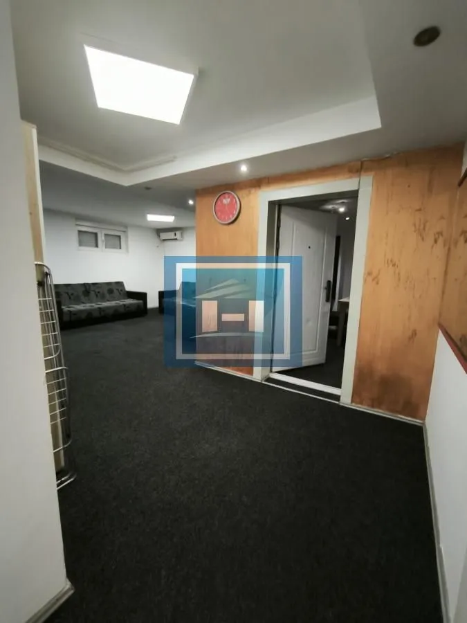 Prodaja, četvorosoban stan, 82m², Centar, Ćuprija