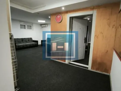 Prodaja, četvorosoban stan, 82m², Centar, Ćuprija - image 9